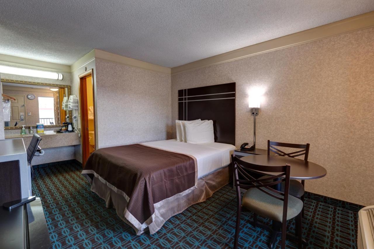 Deluxe Inn - Fayetteville I-95 エクステリア 写真