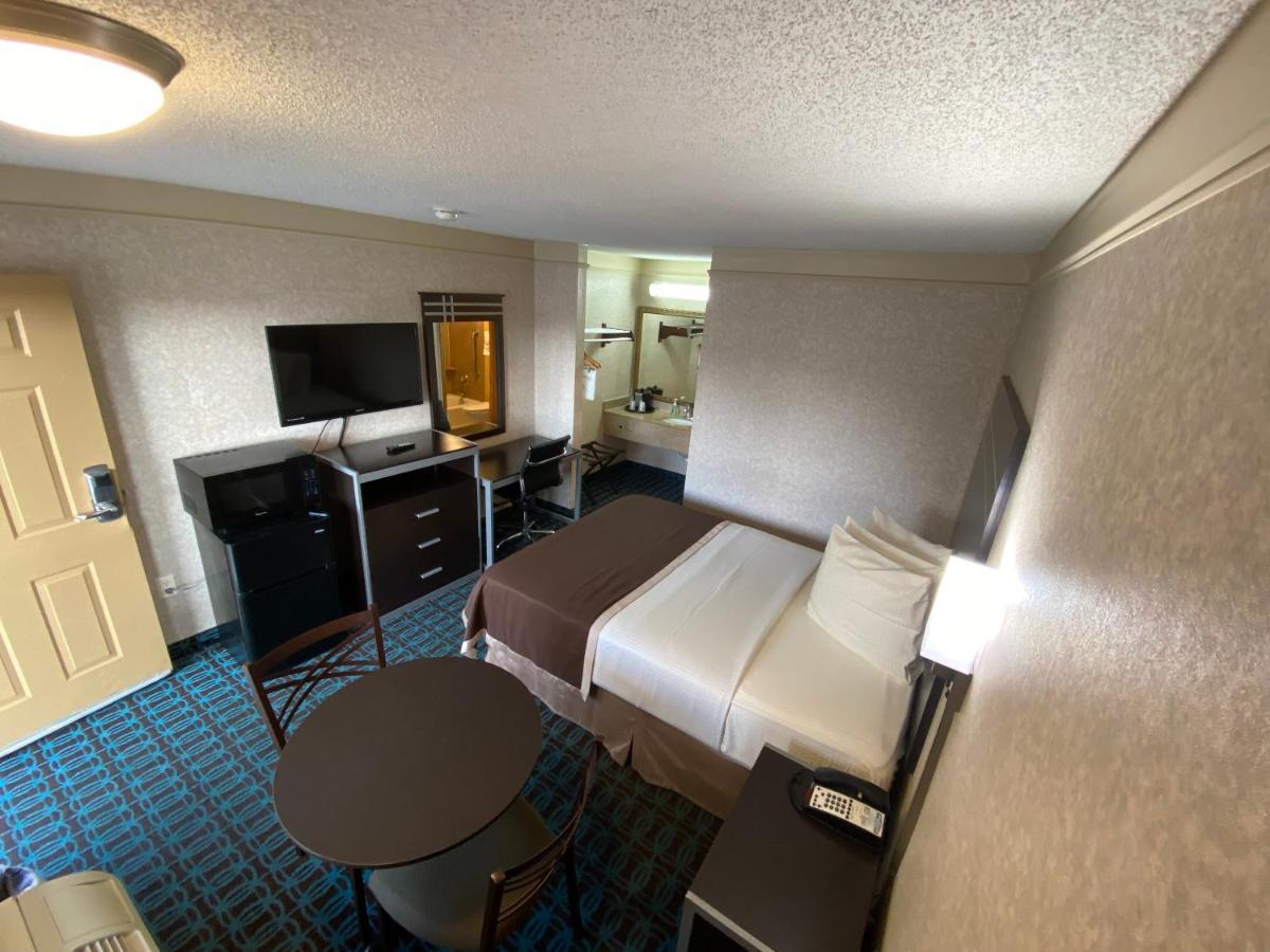 Deluxe Inn - Fayetteville I-95 エクステリア 写真